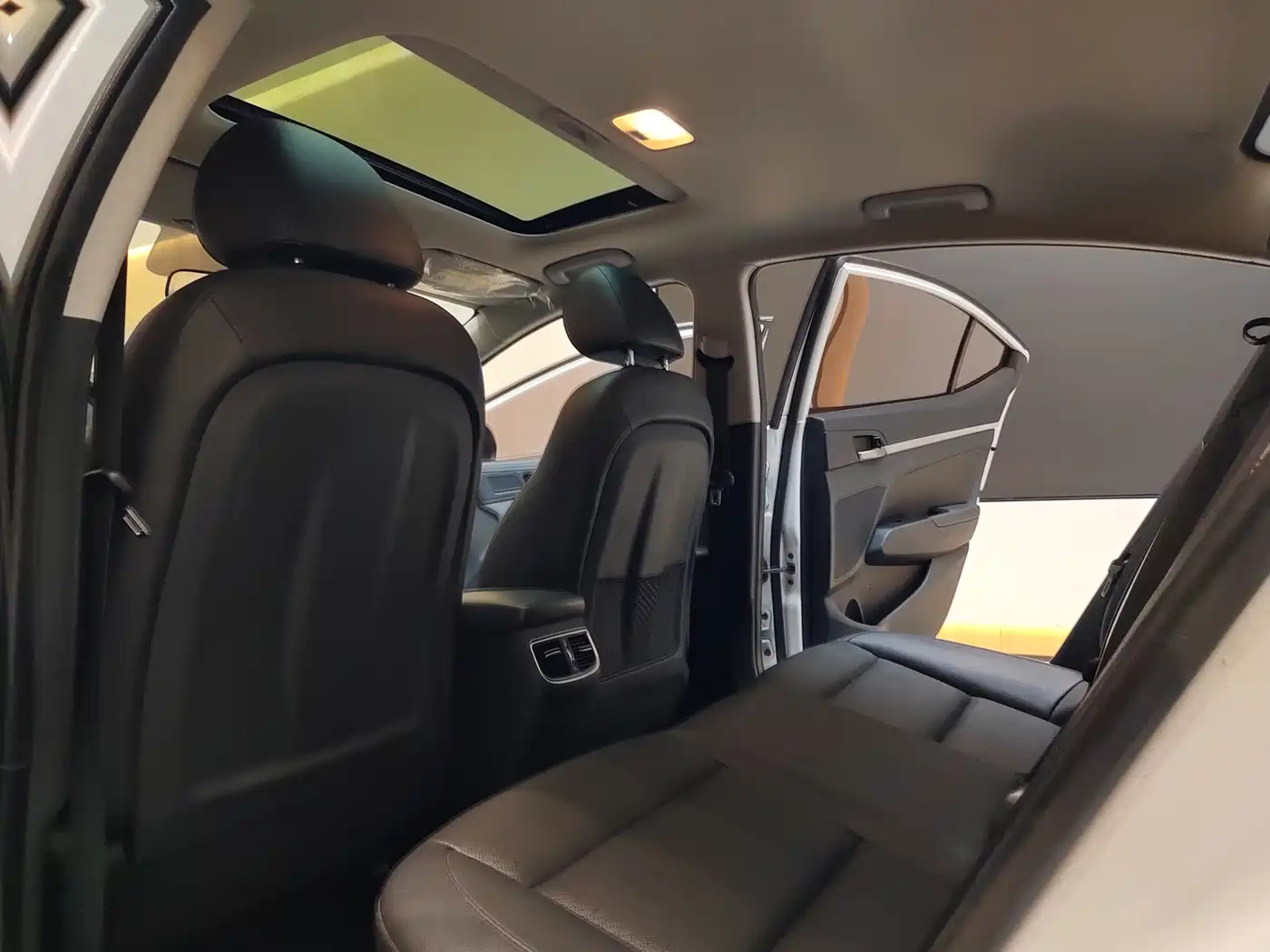 Hyundai Elantra 2020 1.5L CVT Smart Style·Elite фото 18