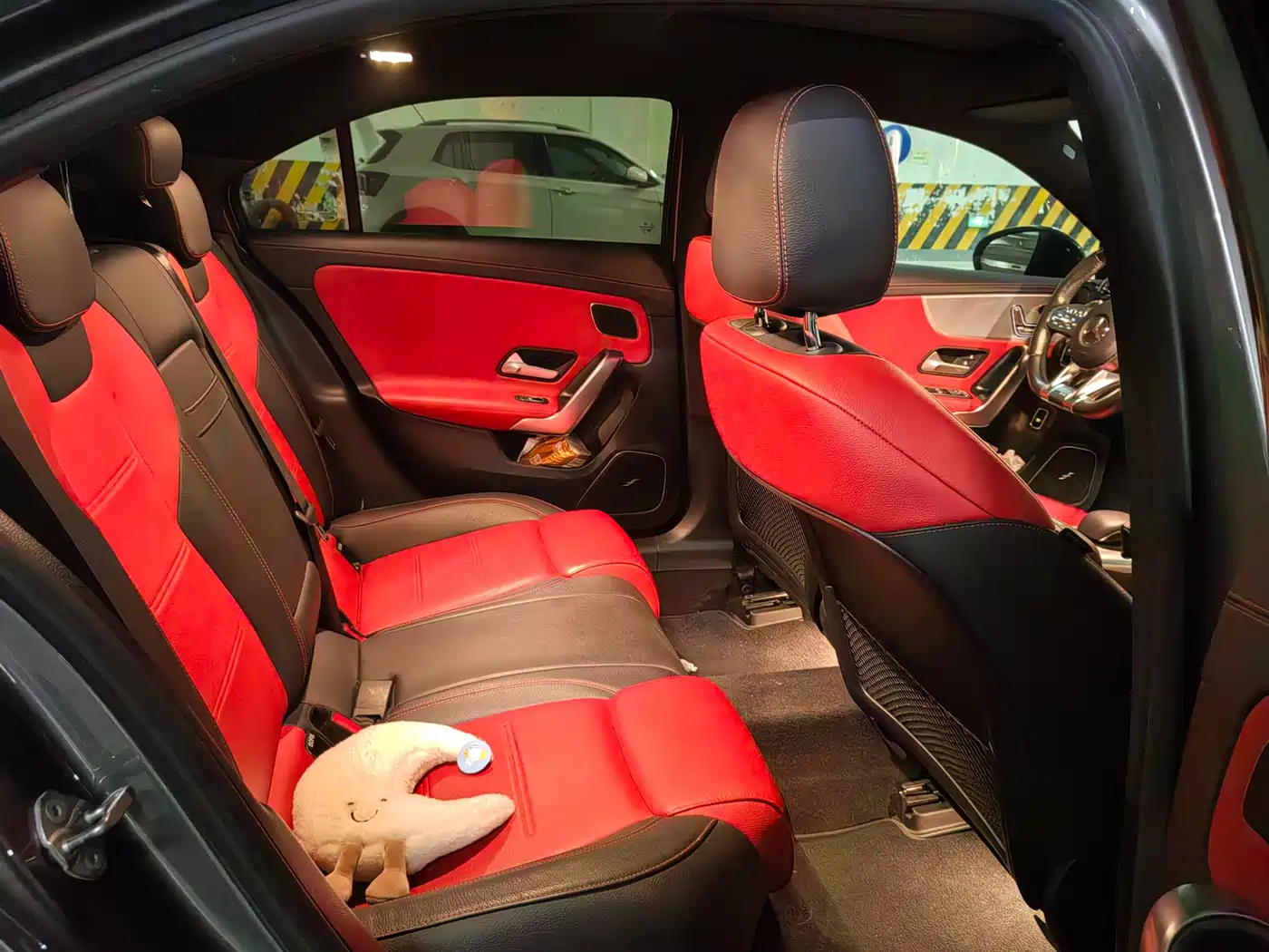 Mercedes-Benz A-Class AMG 2019 AMG A 35 L 4MATIC фото 10