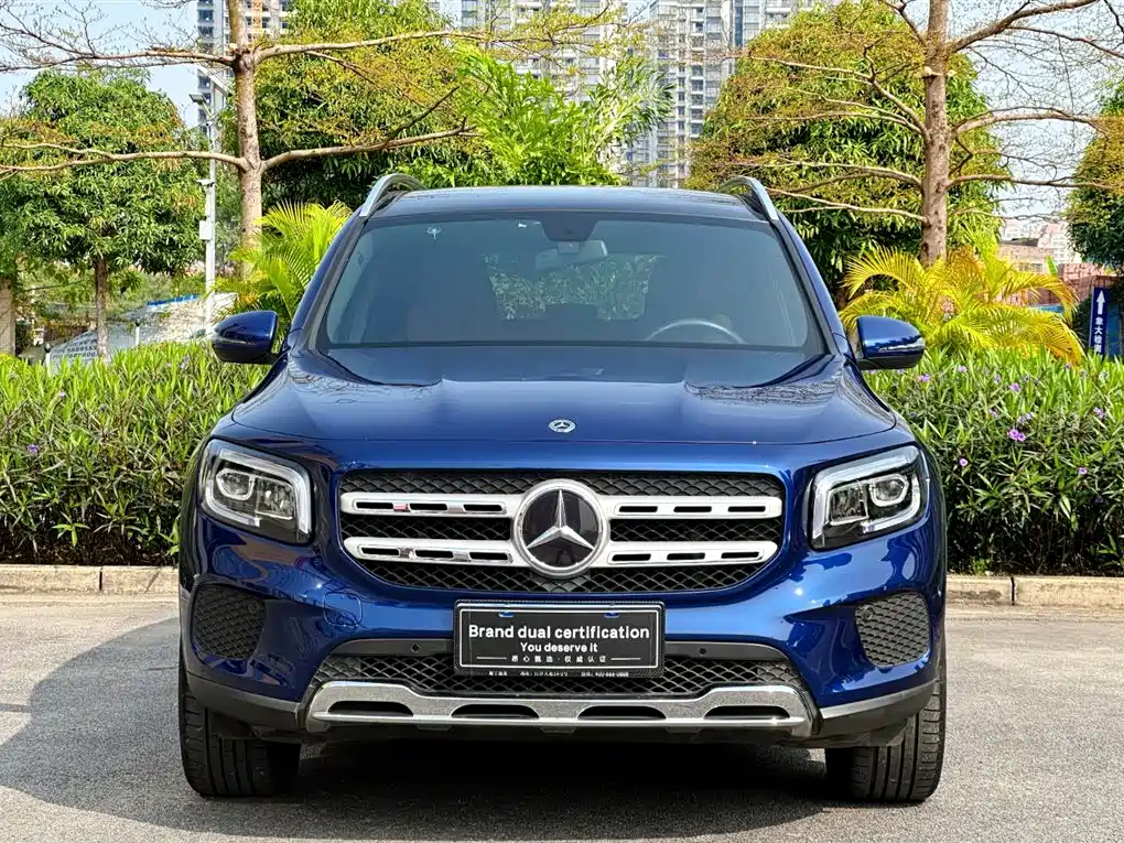 MERCEDES-BENZ GLB