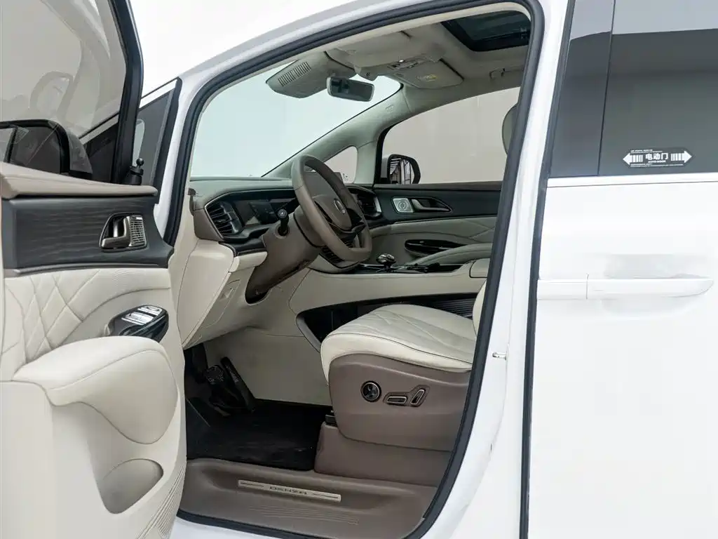 Denza D9 2022 DM-i 970 AWD Flagship фото 16