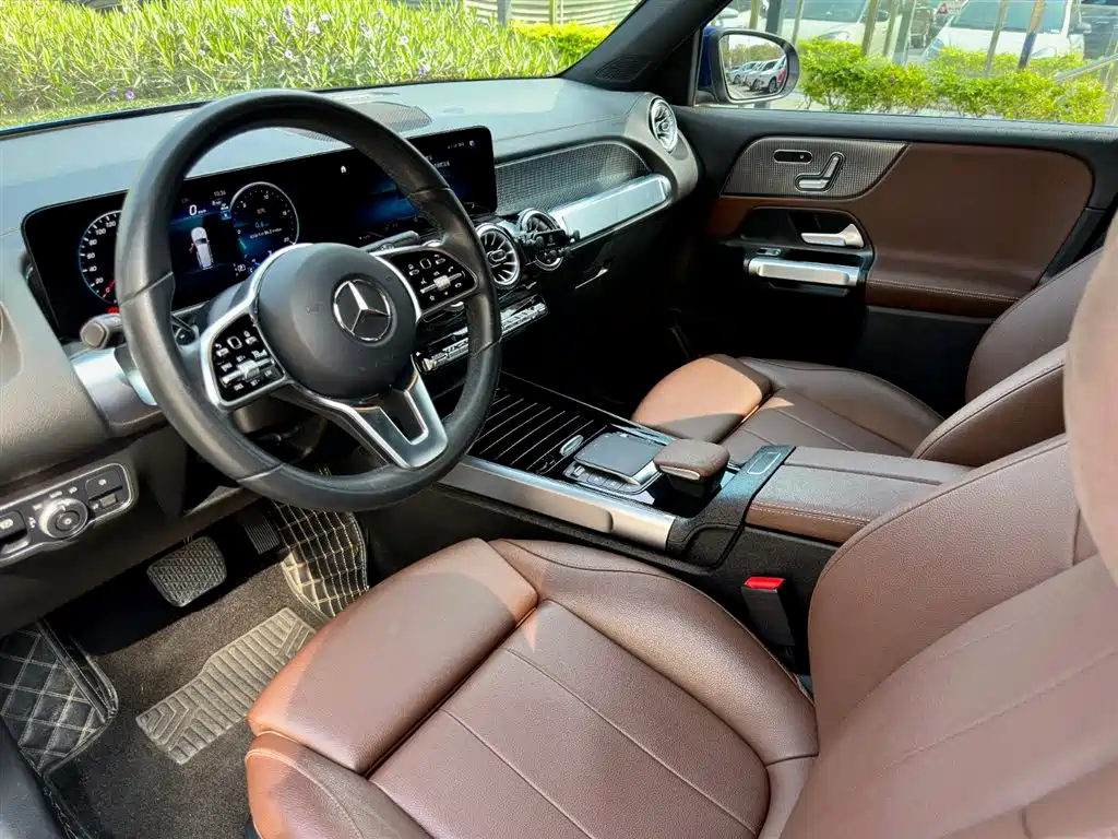 MERCEDES-BENZ GLB