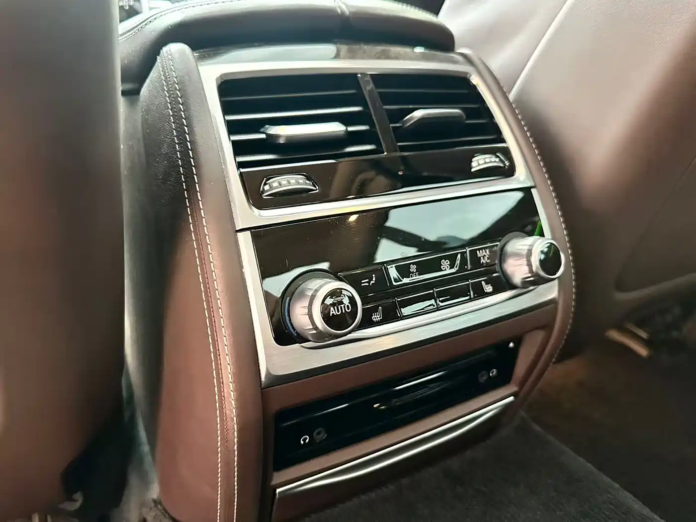 BMW 7 Series 2016 740Li Leading Edition фото 19