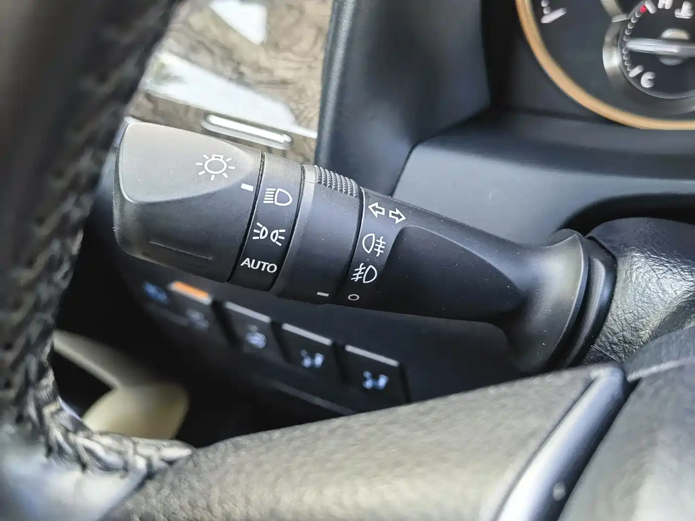 Toyota Vellfire 2020 Twin Engine 2.5L HV Premium Edition фото 20