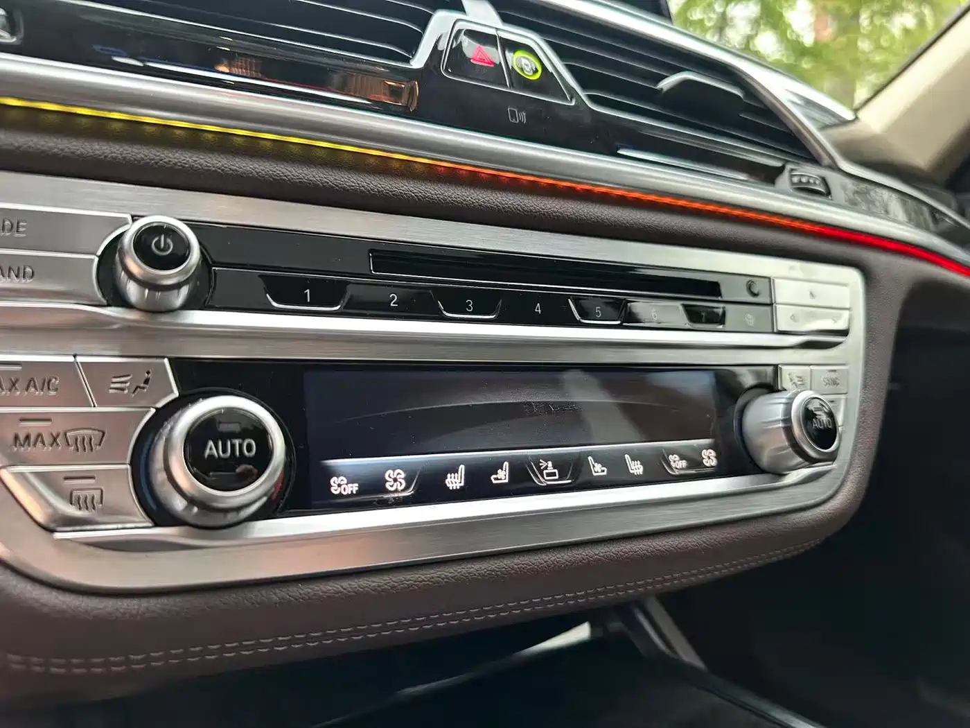 BMW 7 Series 2016 740Li Leading Edition фото 14