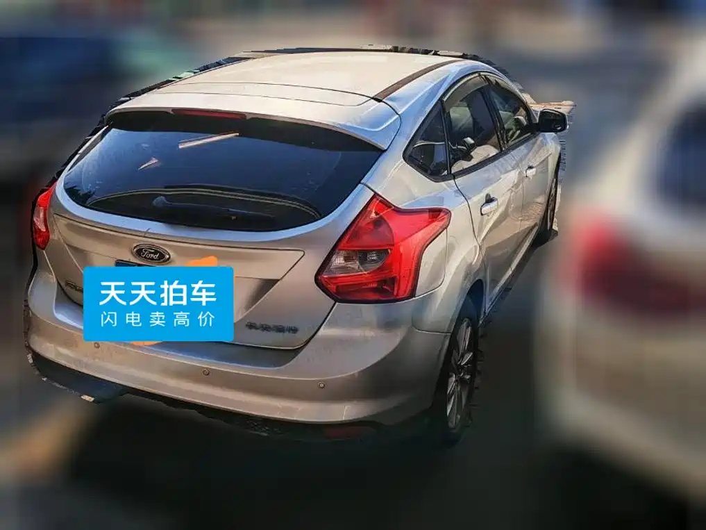 Фото 2 - Ford Focus
