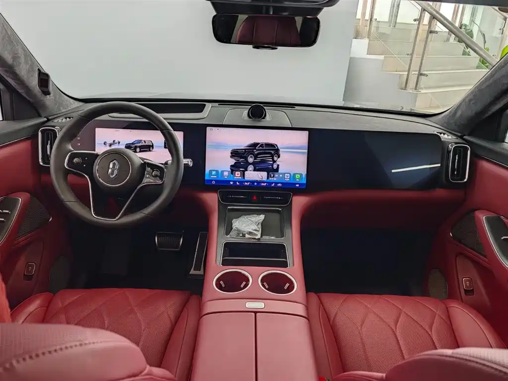 AITO Wenjie AITO M8 2025 Model Extended Range Max Edition 37kWh 6-Seater фото 18