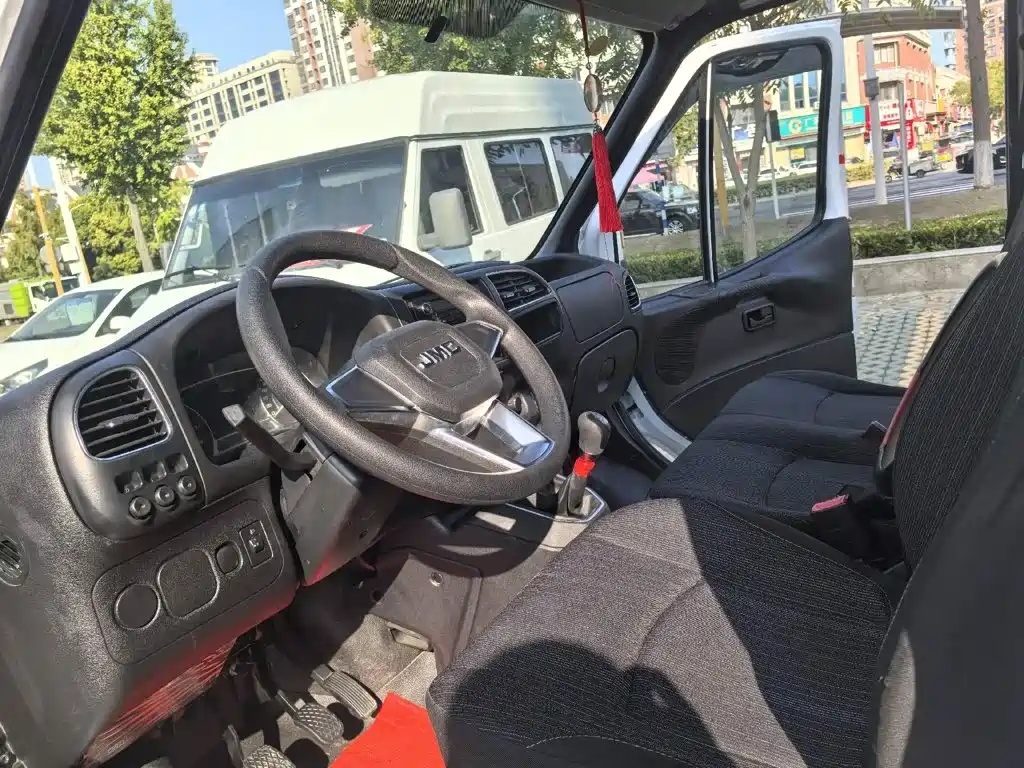 Jiangling Tesun 2023 2021 2.8T Space King Regular Short Wheelbase Medium-high Roof 3-seater Diesel China VI JX493
