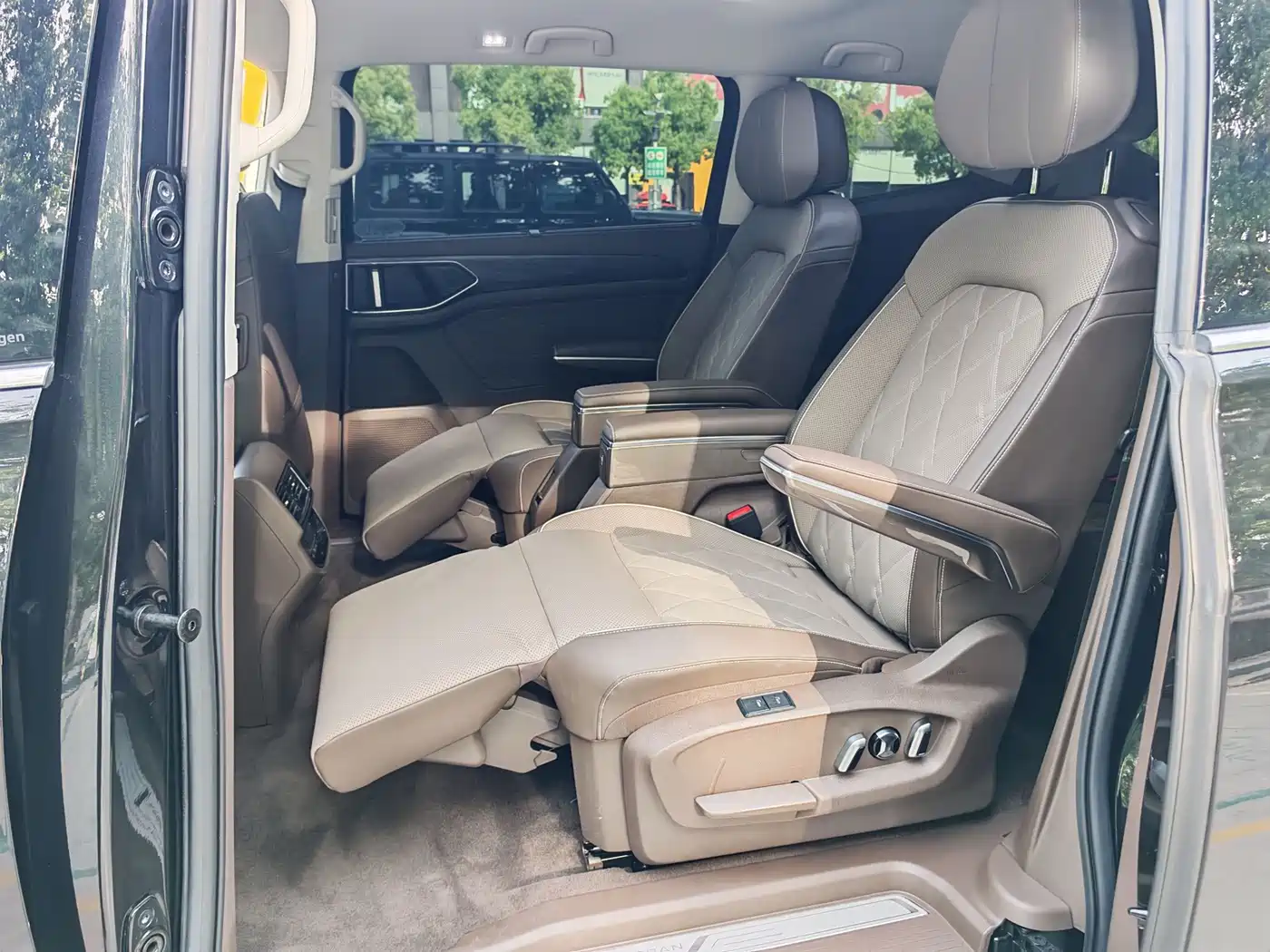 Volkswagen Viloran 2025 2024 380TSI Executive Edition