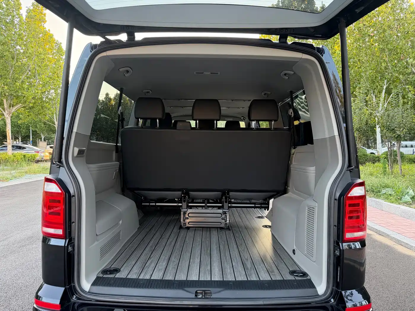 Volkswagen Caravelle 2019 2019 2.0TSI 4WD Luxury 7-seater