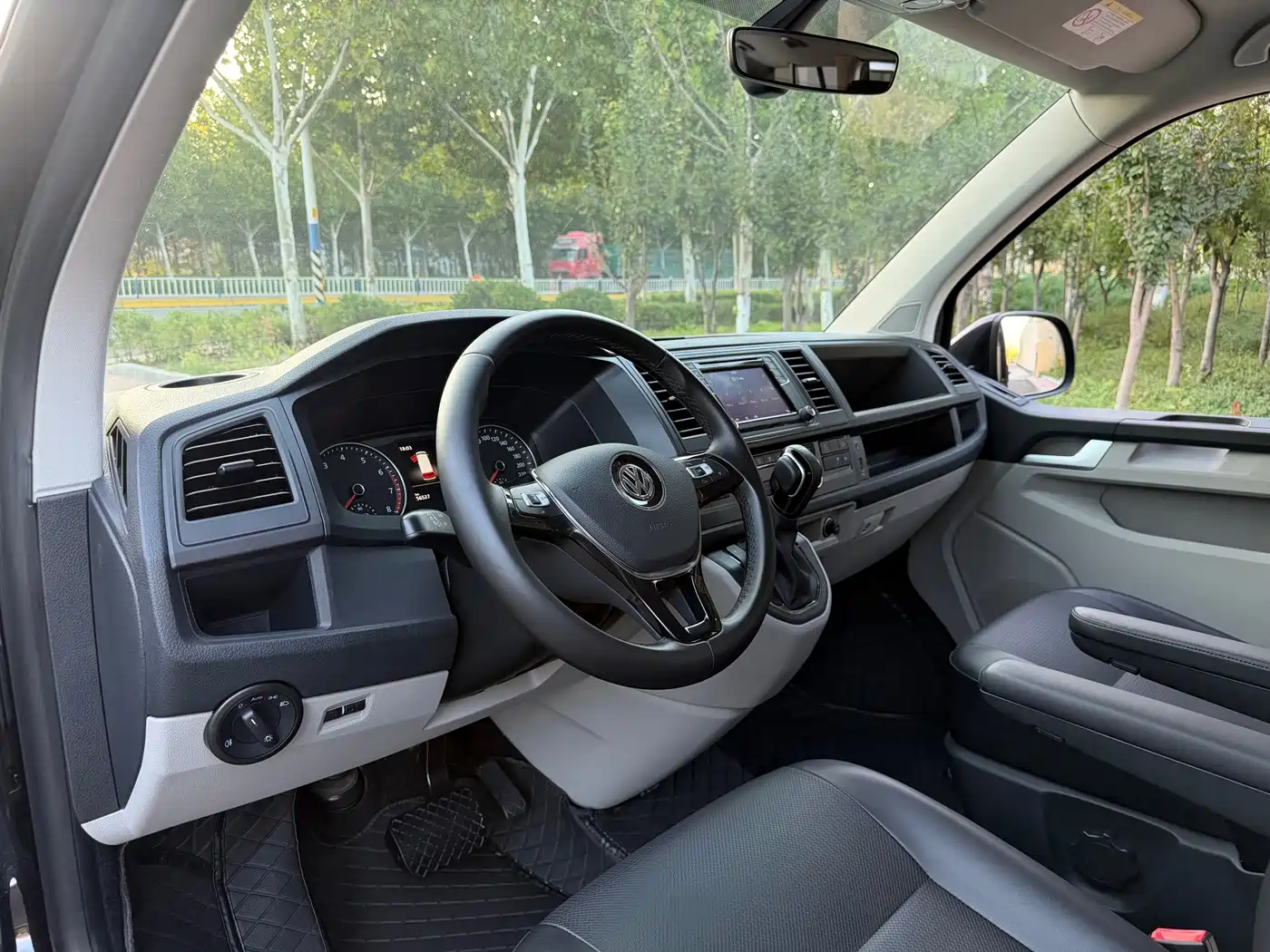 Volkswagen Caravelle 2019 2019 2.0TSI 4WD Luxury 7-seater