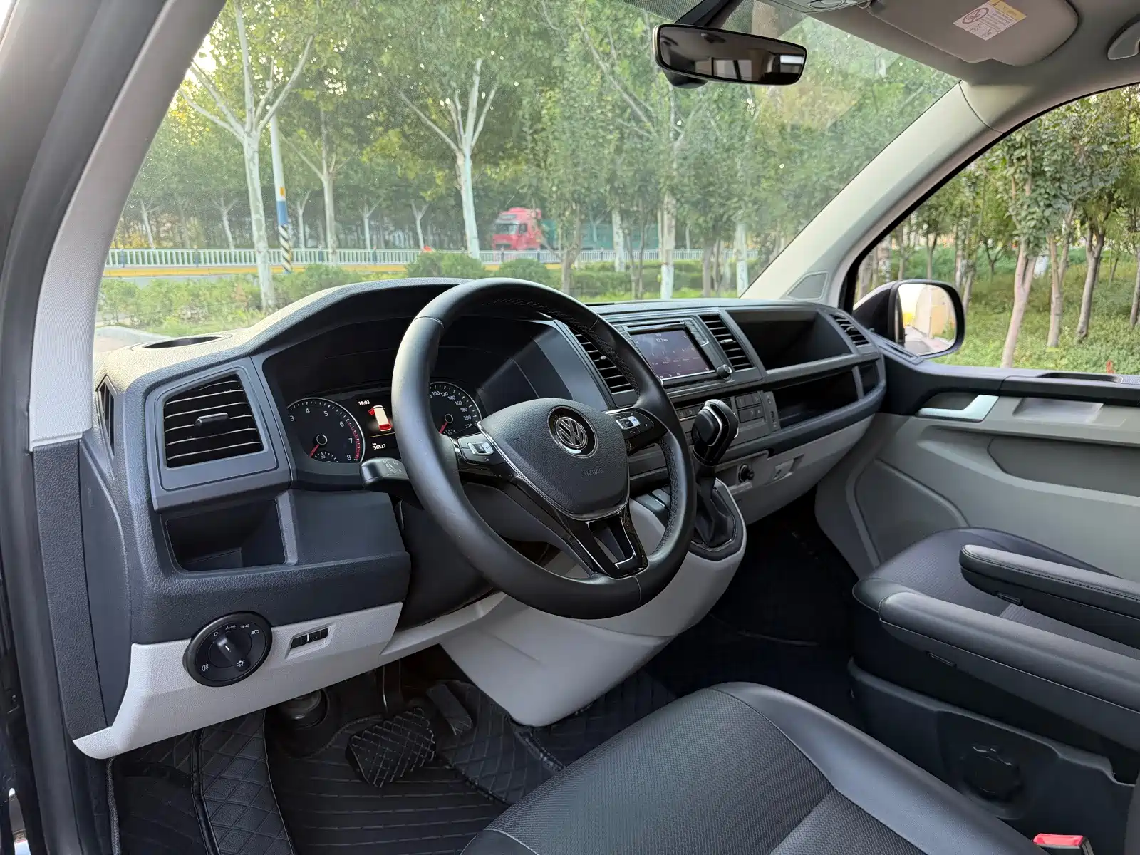 Фото 9 - Volkswagen Caravelle