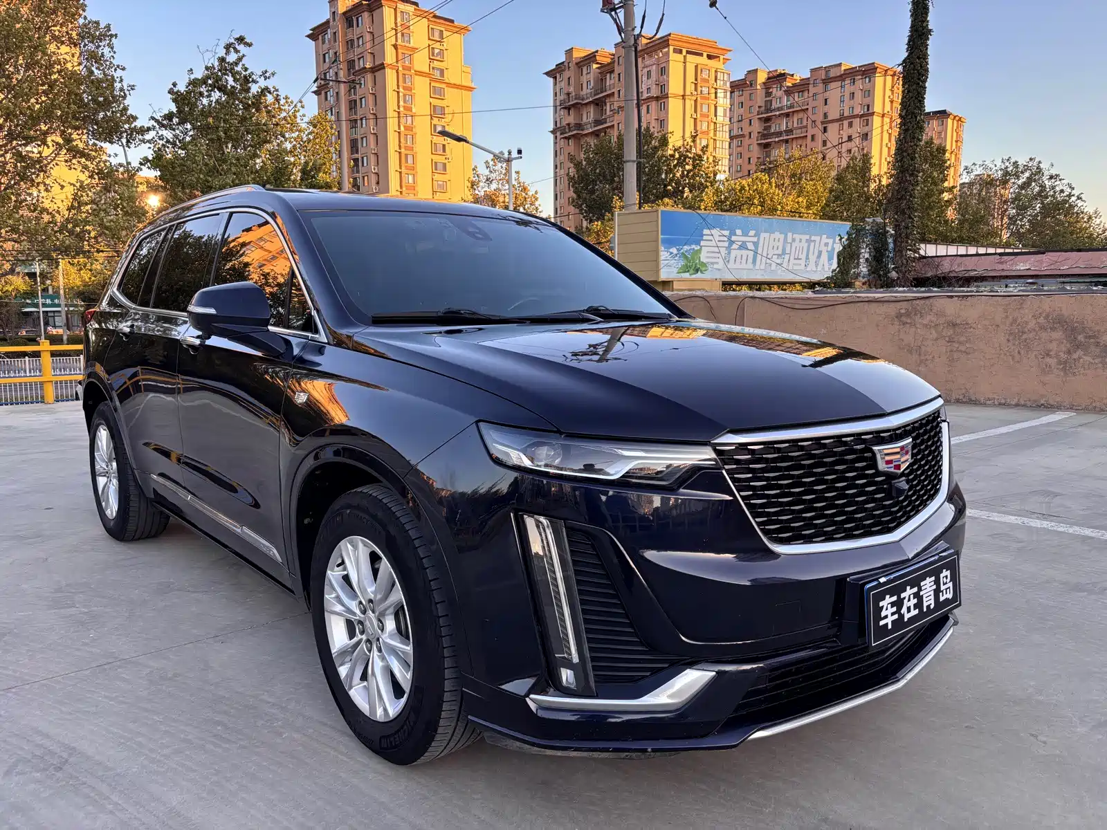 Photo 3 - Cadillac XT6