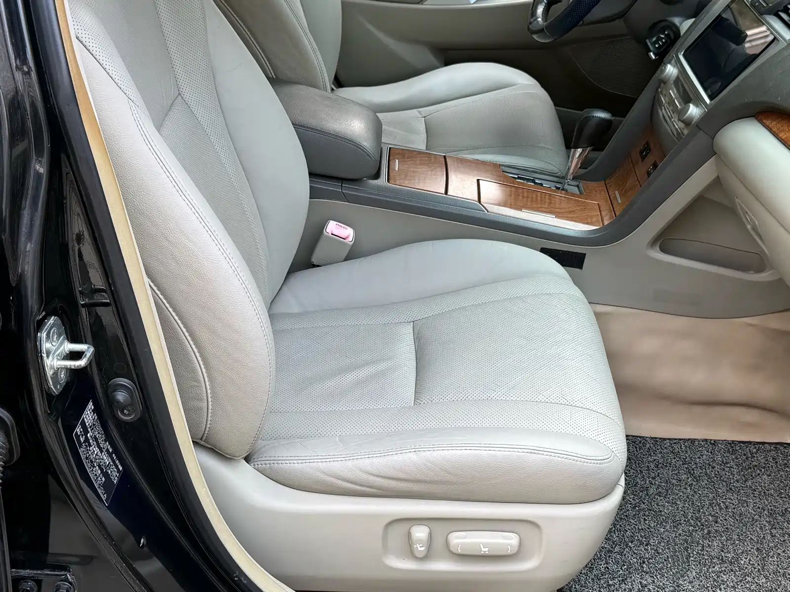 Photo 8 - Toyota Camry