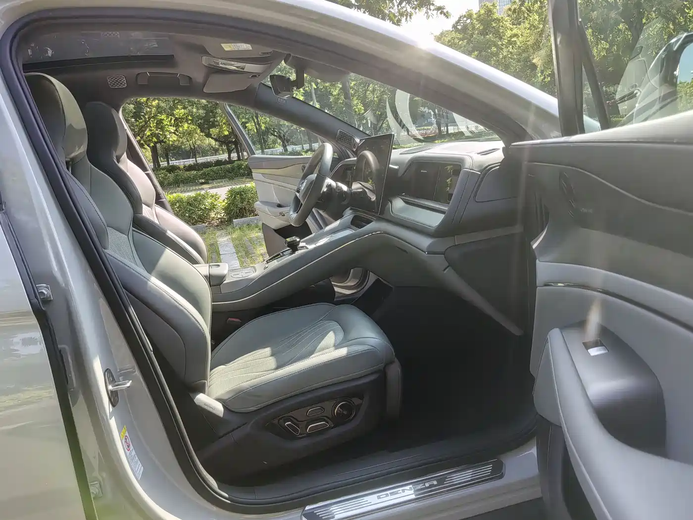 Denza N7 2024 630 4WD Intelligent Drive Ultra Edition фото 12