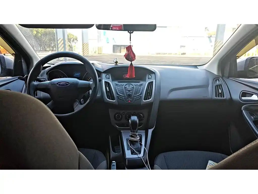 Фото 6 - Ford Focus