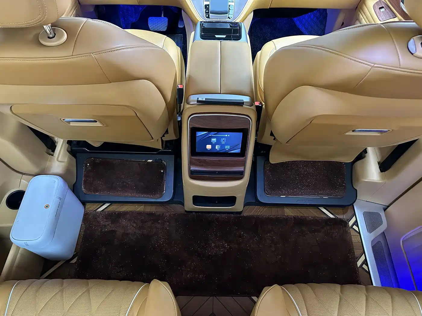 Mercedes-Benz Vito 2020 2.0T Elite Edition (7-seater) фото 15