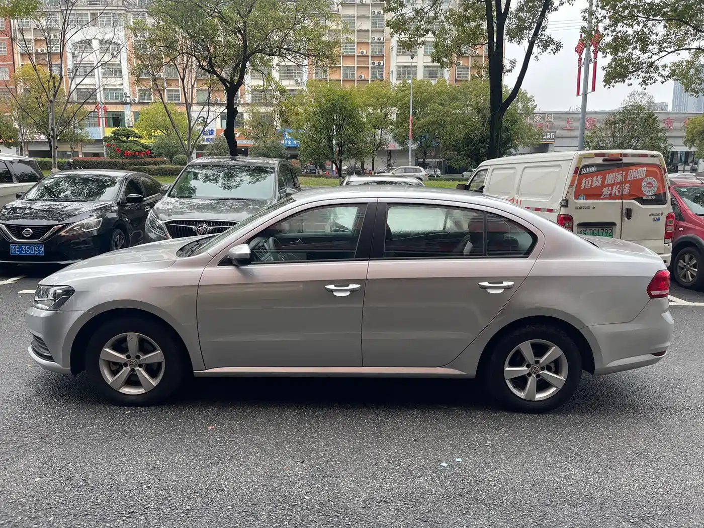 Volkswagen Lavida 2015 1.6L Automatic Trend Edition фото 4