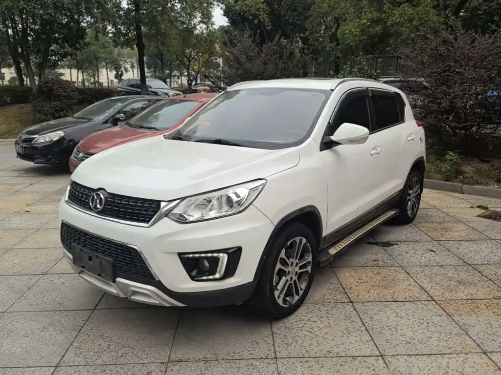 Фото 1 - BAIC Senova X35