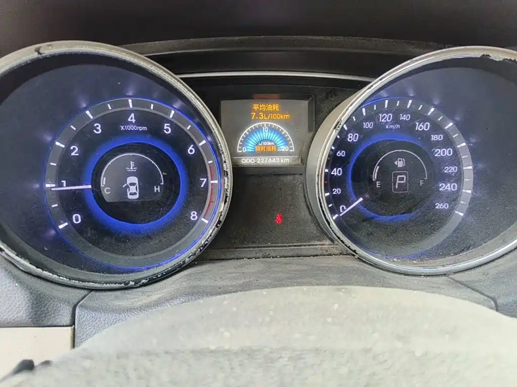 Photo 4 - Hyundai Sonata