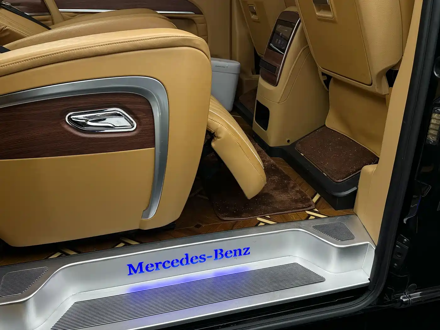 Mercedes-Benz Vito 2020 2.0T Elite Edition (7-seater) фото 11