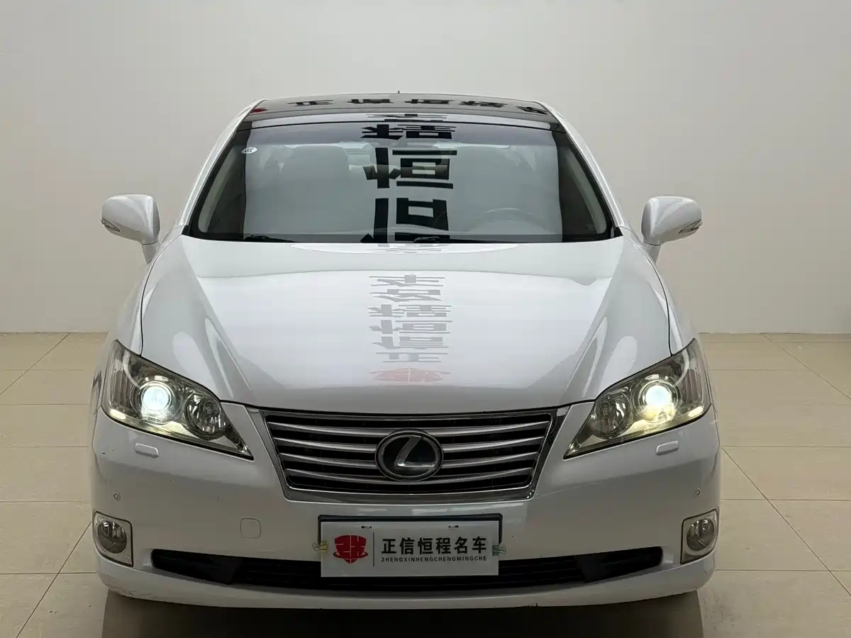 Фото 4 - Lexus ES