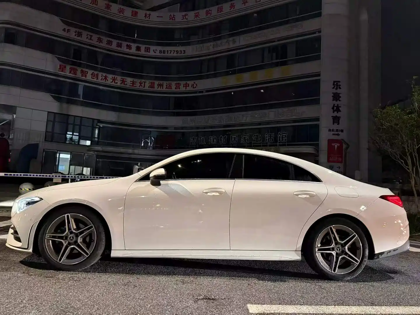 صورة 3 - Mercedes-Benz CLA (Import)