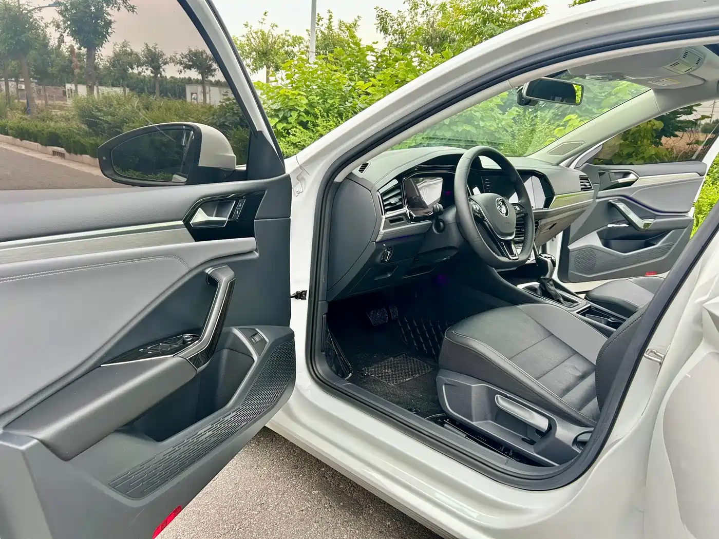 Volkswagen Sagitar 2022 280TSI DSG Surpassing Edition фото 8