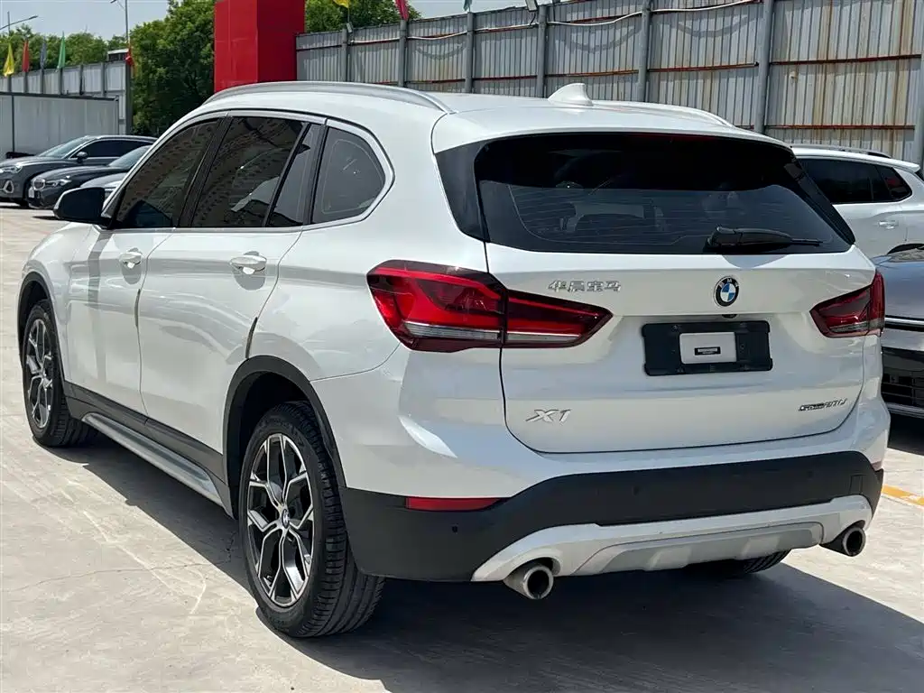 BMW X1 2022 sDrive20Li Fashion фото 6
