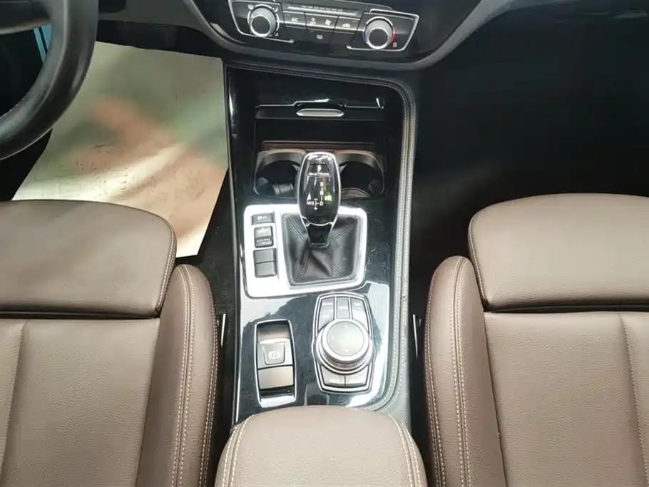 BMW 1 Series 2021 120i M Sport Shadow Edition фото 16
