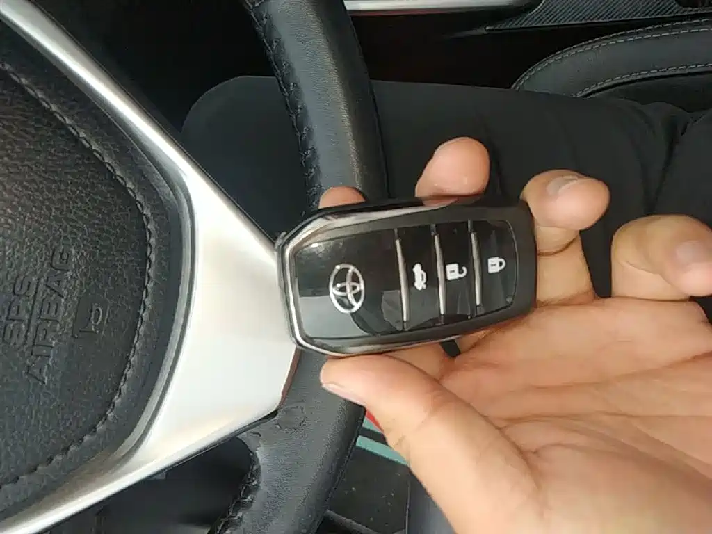 Toyota Corolla 2017 Facelift Hybrid 1.8L E-CVT Elite Edition фото 9