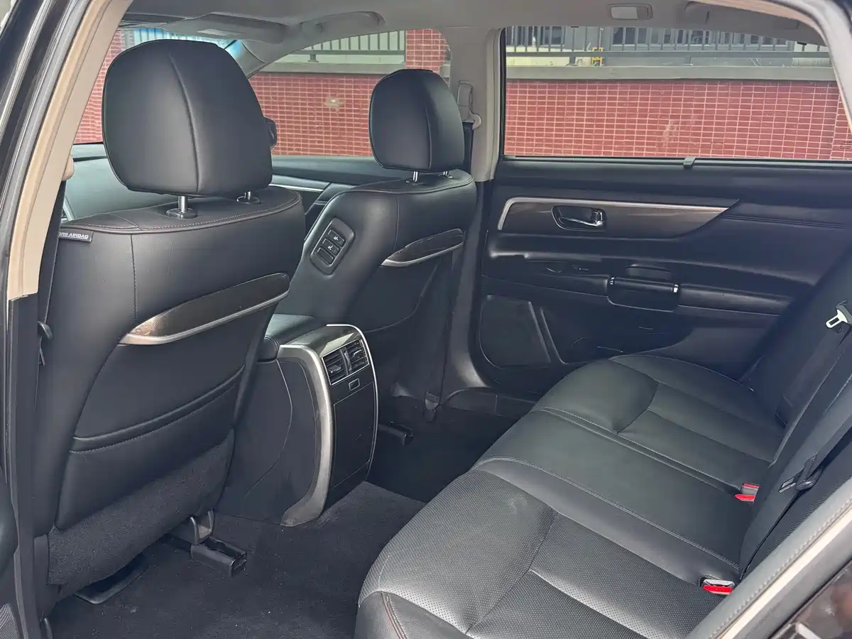 Фото 9 - Nissan Teana