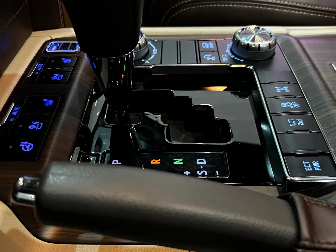 Toyota Land Cruiser (Import) 2019