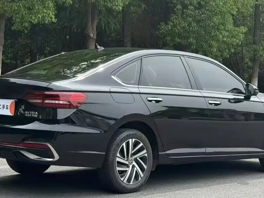 Volkswagen Lavida 2023 300TSI DSG Starlight Full Comfort Edition фото 7