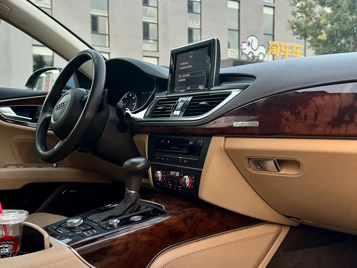 Фото 9 - Audi A7