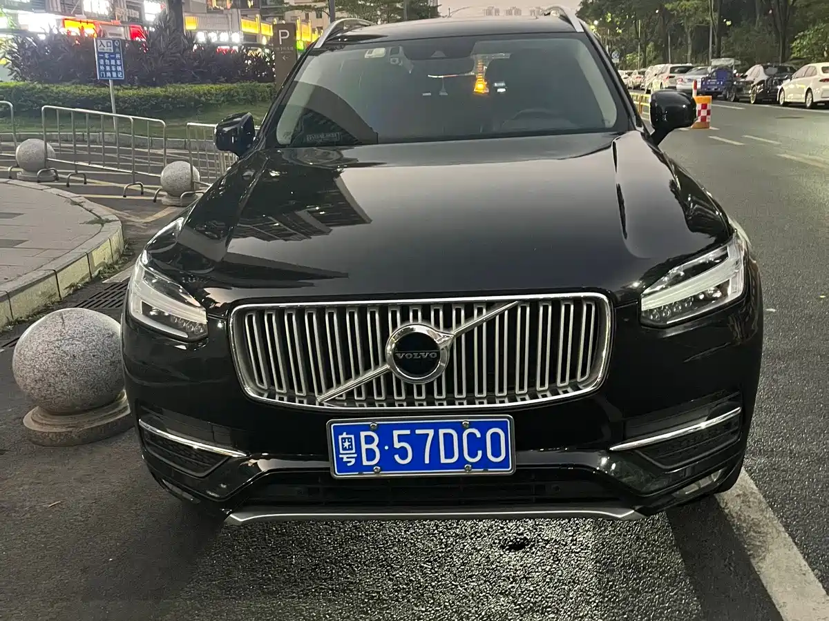 صورة 2 - Volvo XC90