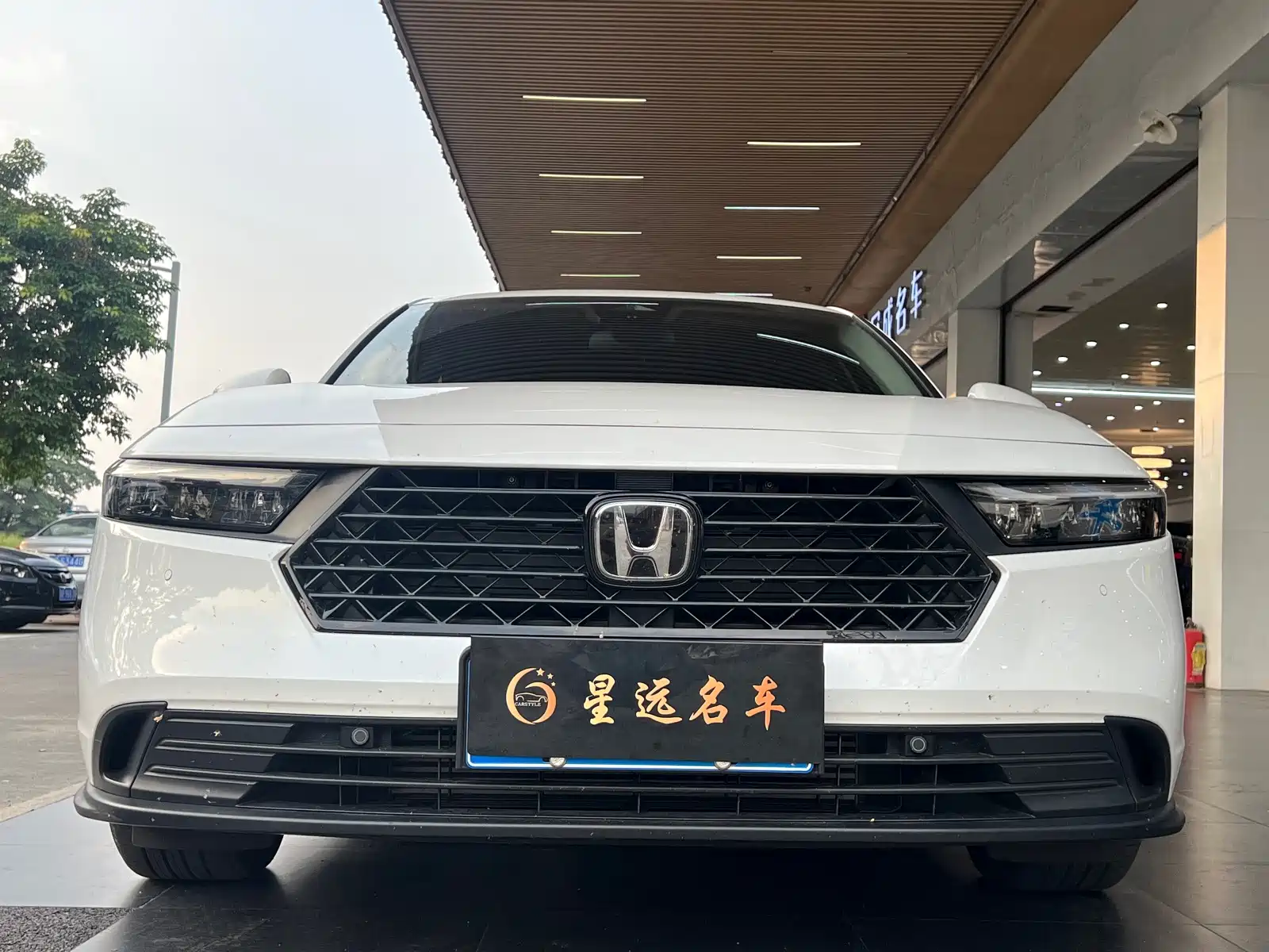 Photo 2 - Honda Accord