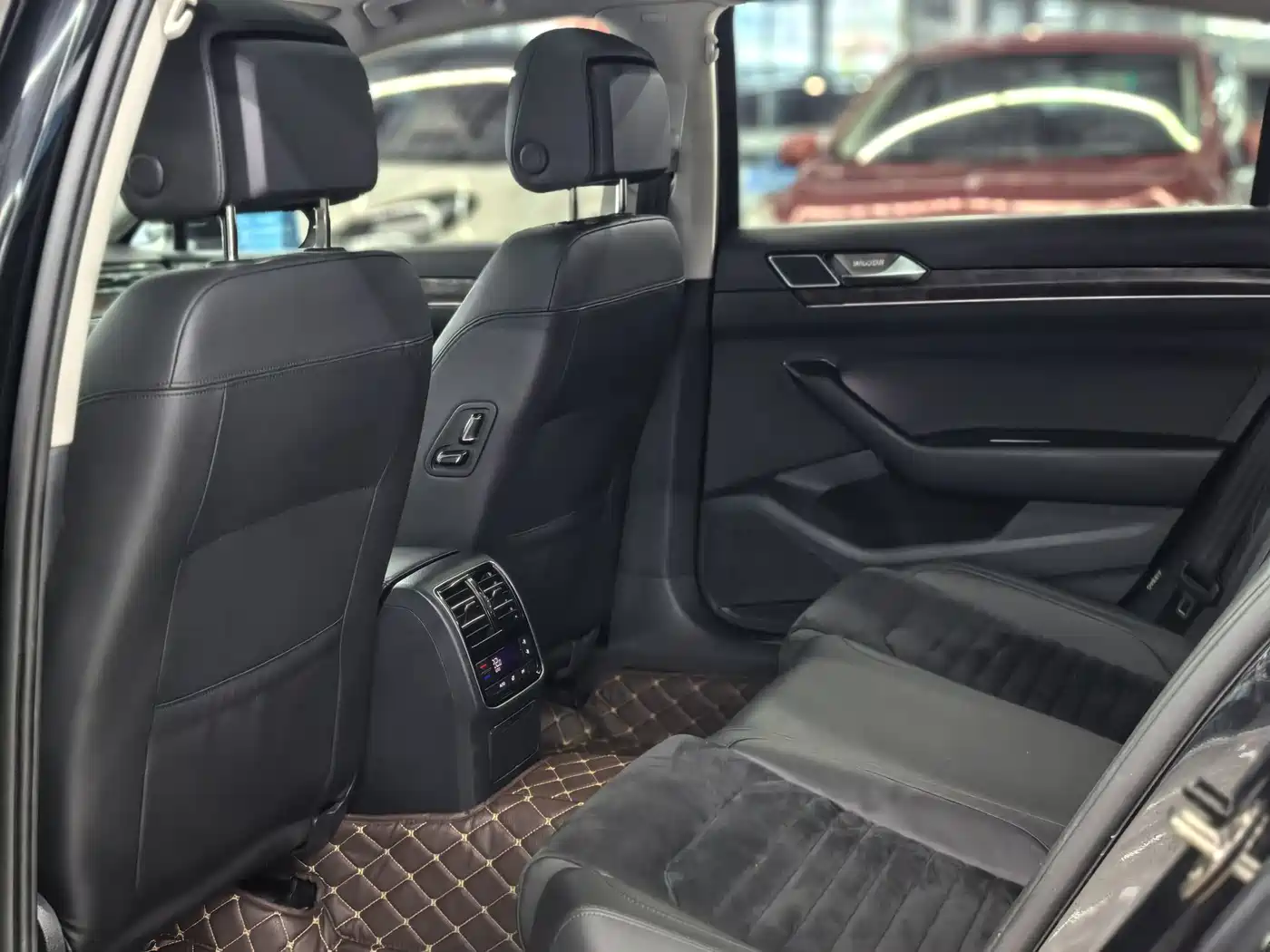 Volkswagen Magotan 2017 330TSI DSG Luxury фото 13