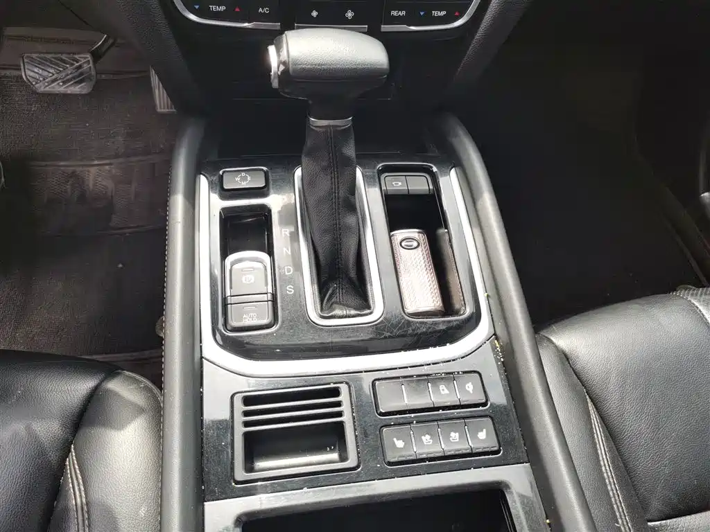 GAC Trumpchi Trumpchi GS8 2017 320T 2WD Luxury Smart Connect (7-seater) фото 14