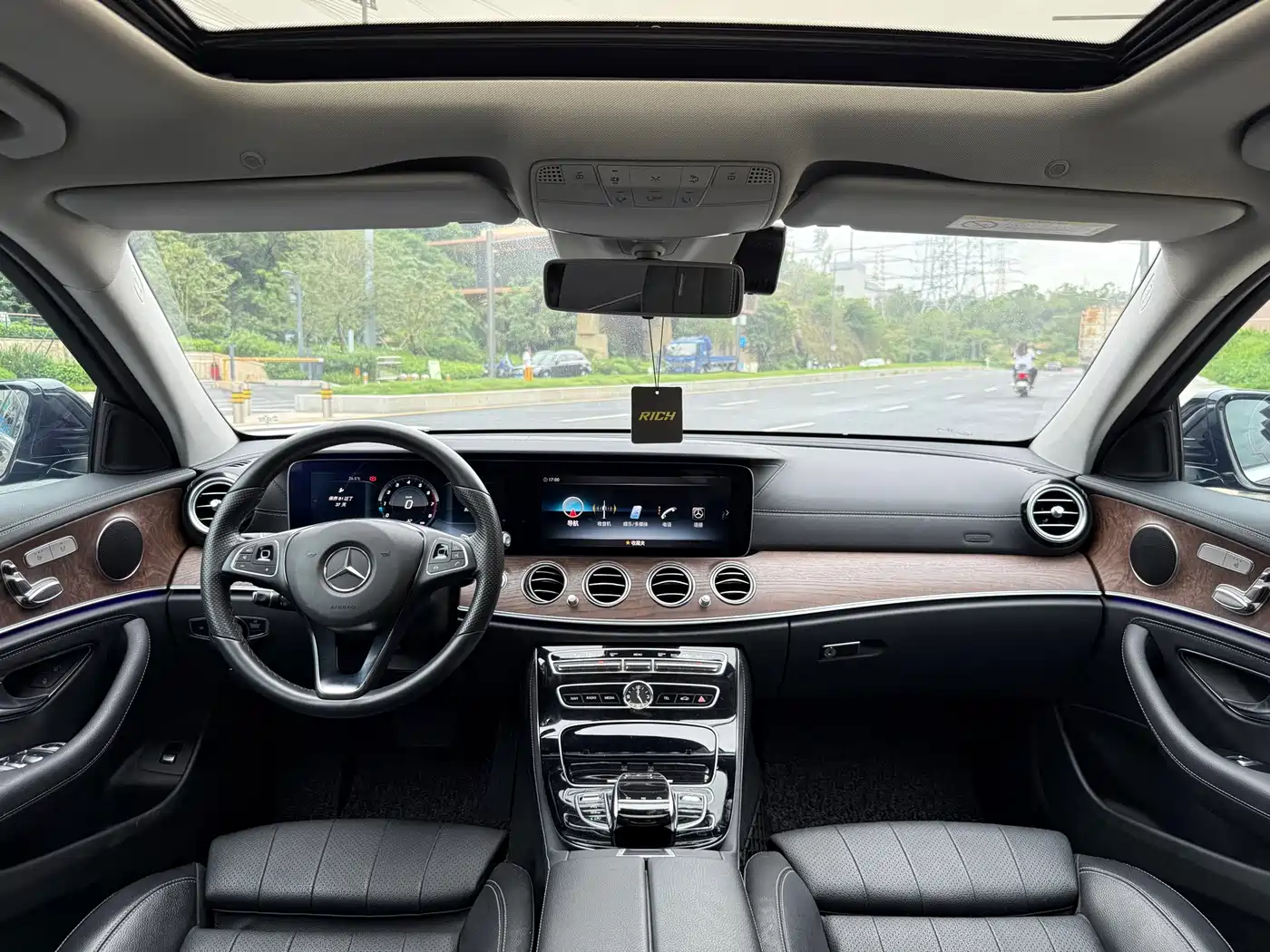 Mercedes-Benz E-Class 2017 E 200 L 4MATIC фото 6
