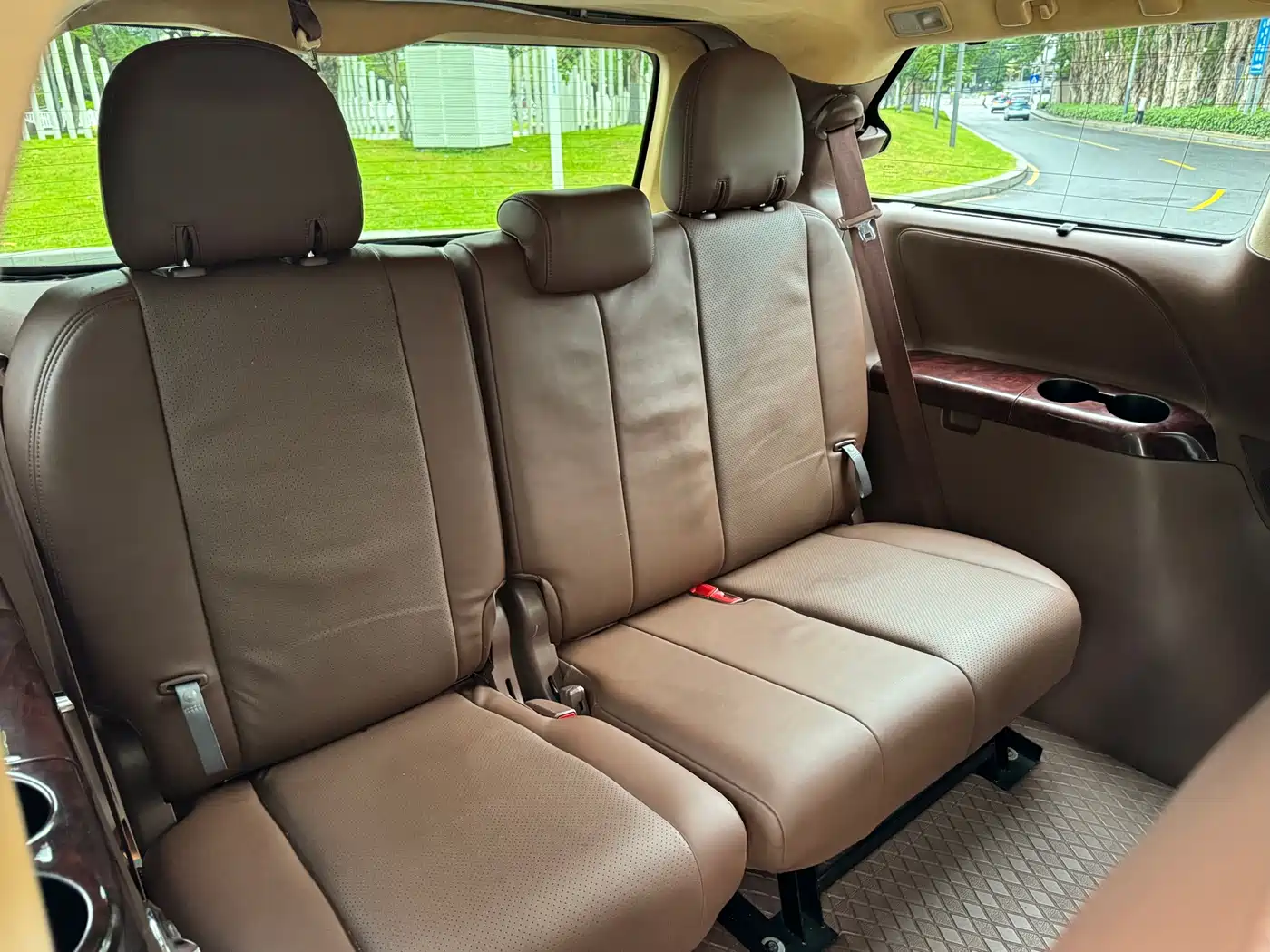 Toyota Sienna 2015 3.5L 4WD L фото 10