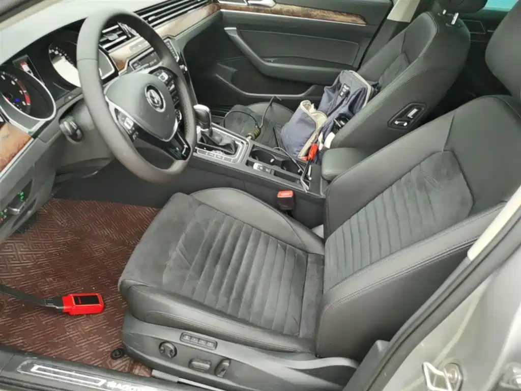 Volkswagen Magotan 2017 330TSI DSG Premium фото 11