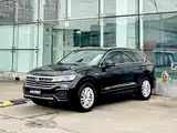 Фото 1 - Volkswagen Touareg