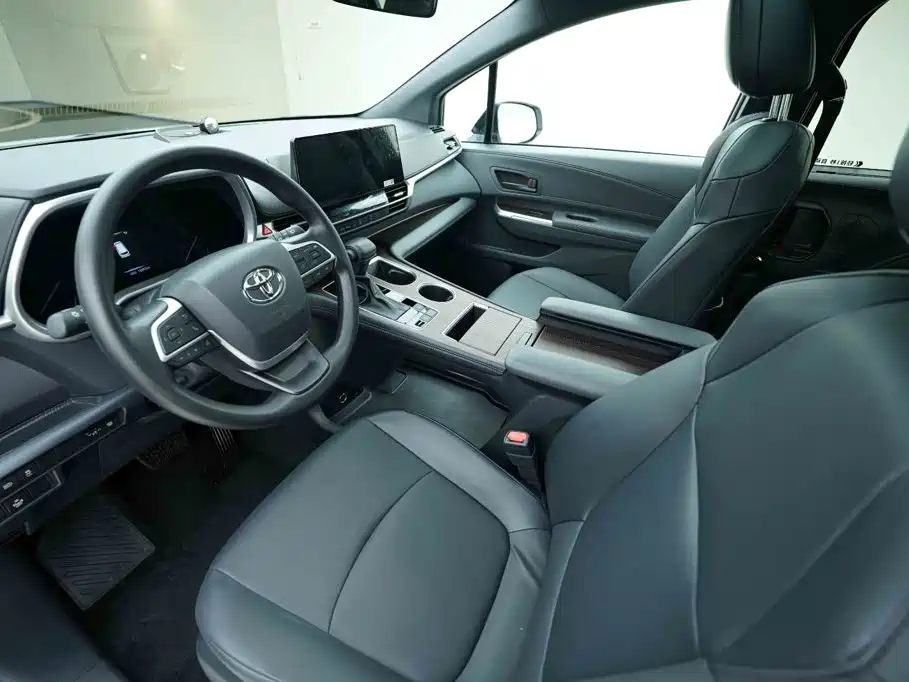 Toyota Granvia 2026 2026 Model 2.5L Hybrid Luxury Edition