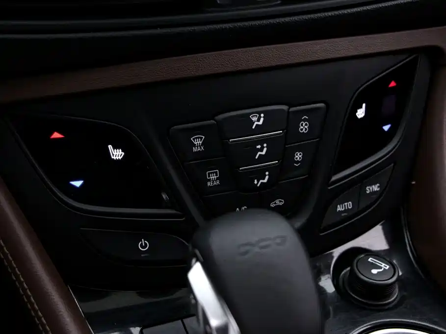 Photo 9 - Buick Envision Plus