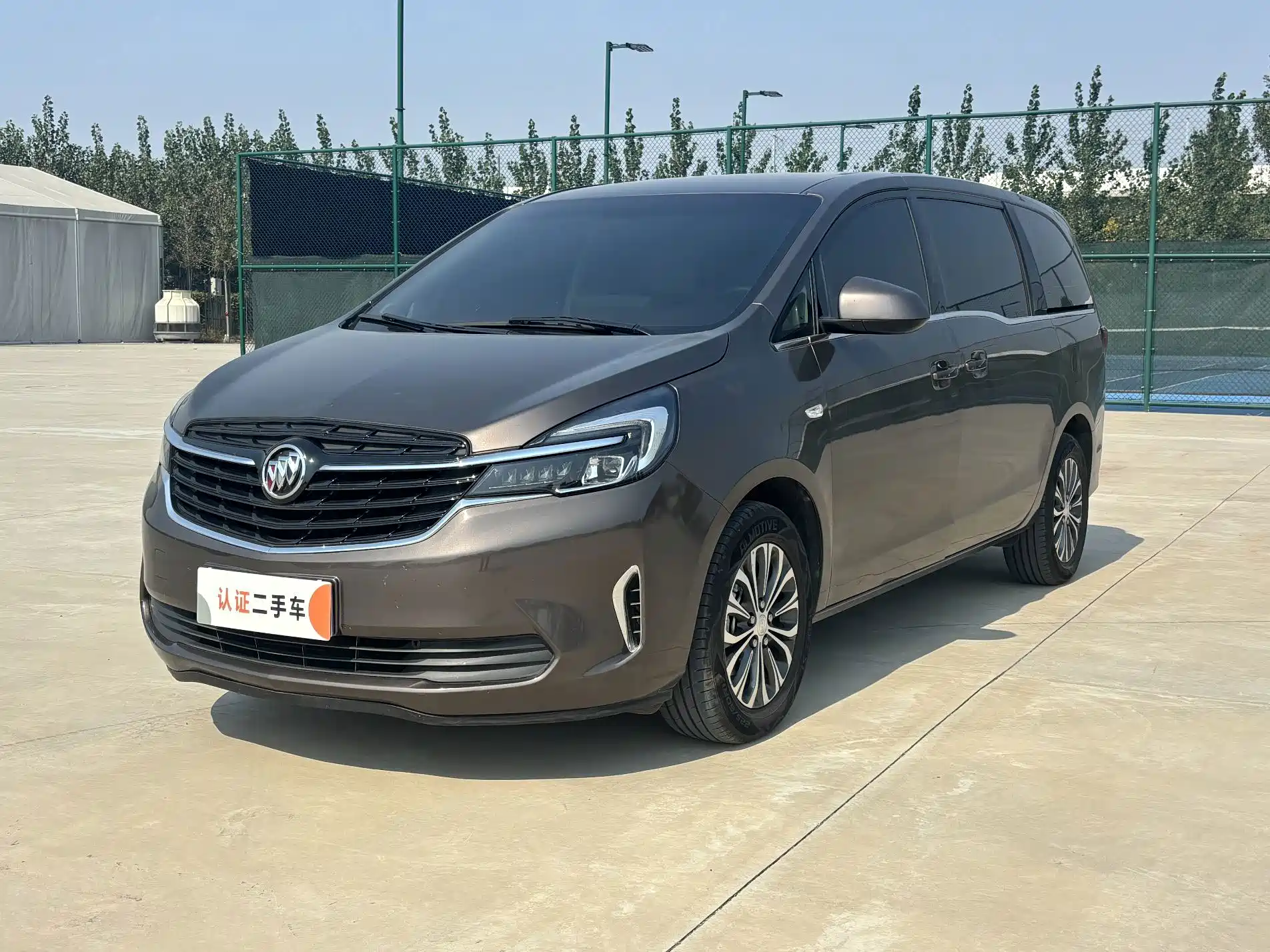 Фото 1 - Buick GL8