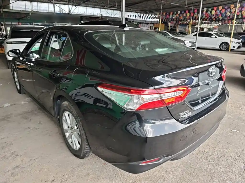 Photo 5 - Toyota Camry