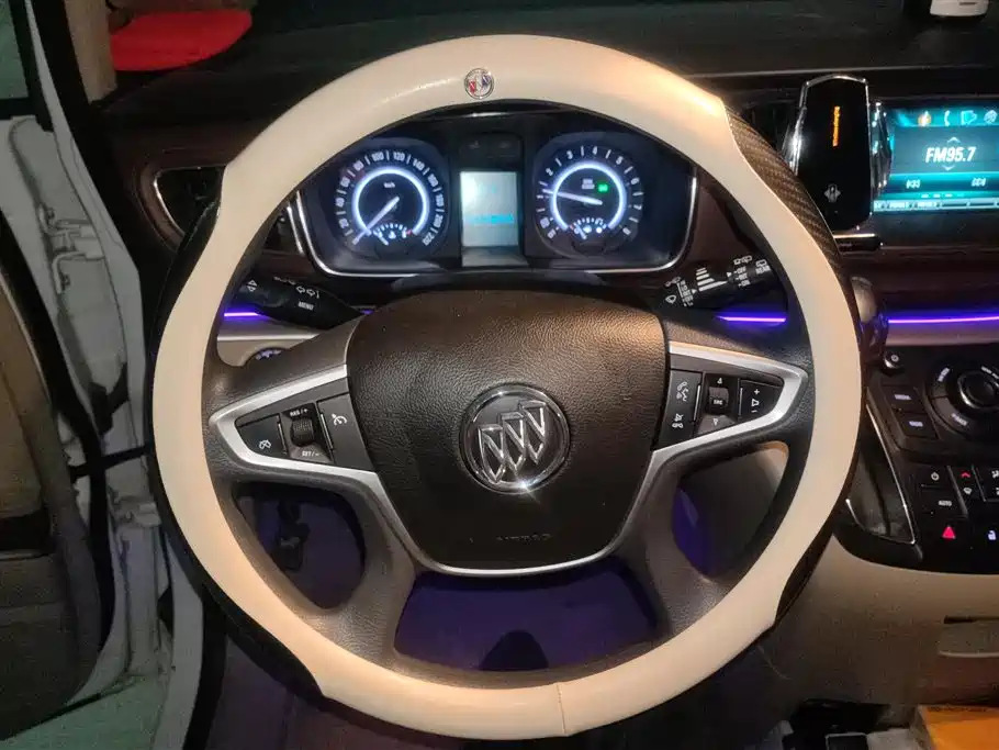 Buick GL8 2018 28T Comfort China VI фото 15