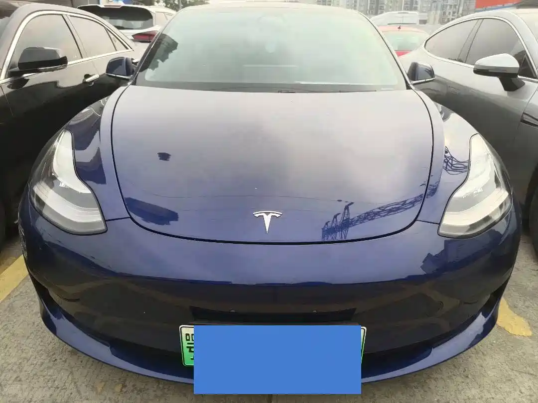 Фото 2 - Tesla Model 3
