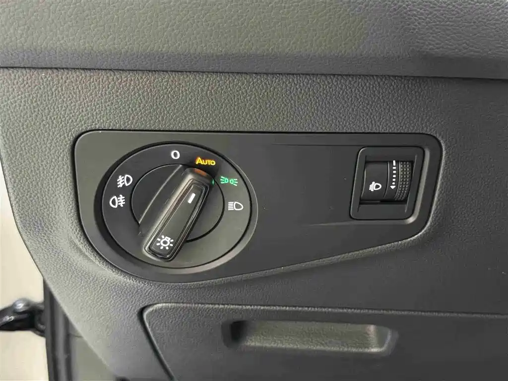 Volkswagen Tiguan L 2020 330TSI Auto 2WD Trend China VI фото 14