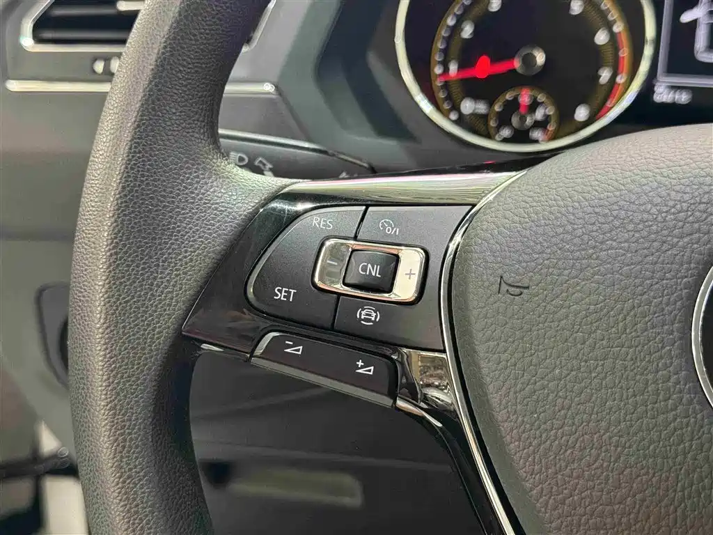 Volkswagen Tiguan L 2020 330TSI Auto 2WD Trend China VI фото 15